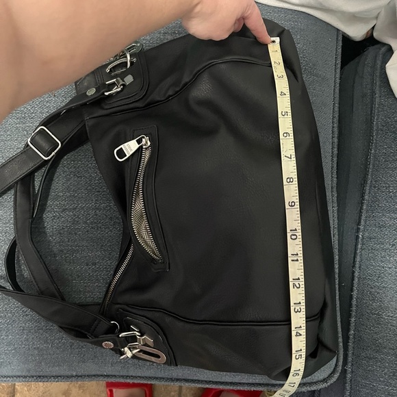 Steve Madden Big Black Purse , roomy good condition some wear - Picture 11 of 15
